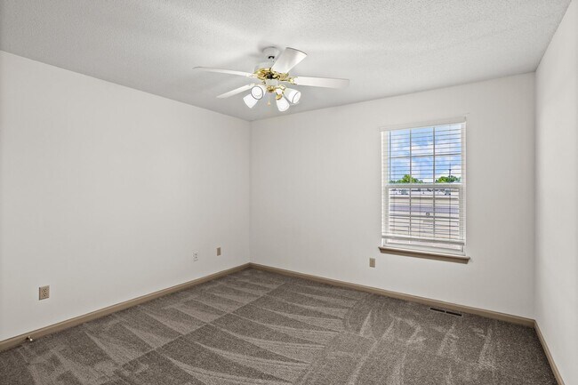 Building Photo - 3256-3258 Wind River Cir.