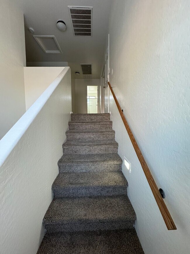 Building Photo - 6412 S 71st Dr
