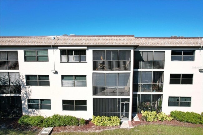 Building Photo - 1999 Kings Hwy