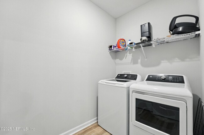 Building Photo - 14656 Macadamia Ln