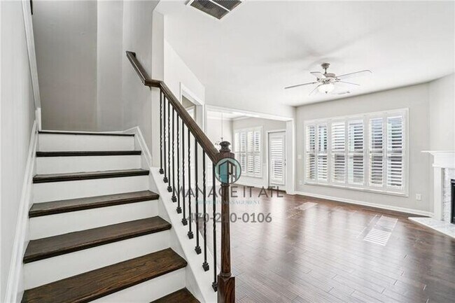 Building Photo - Move-in-ready 3 bedroom townhome in Duluth