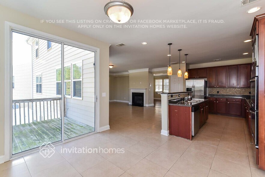 Building Photo - 1243 Sparkling Cove Dr