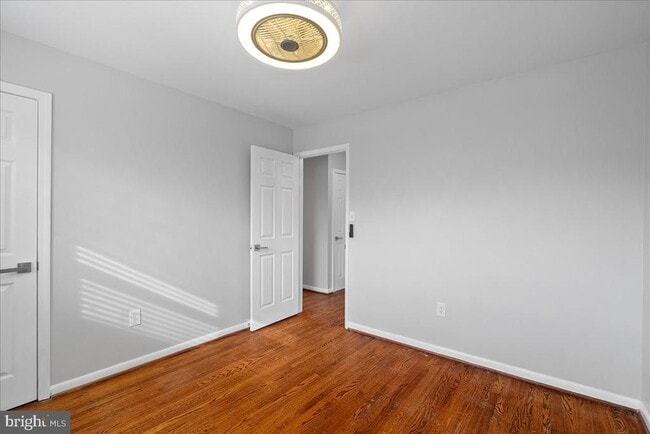 Building Photo - 7845 Brompton St