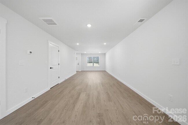 Building Photo - 403 15th Ave SW