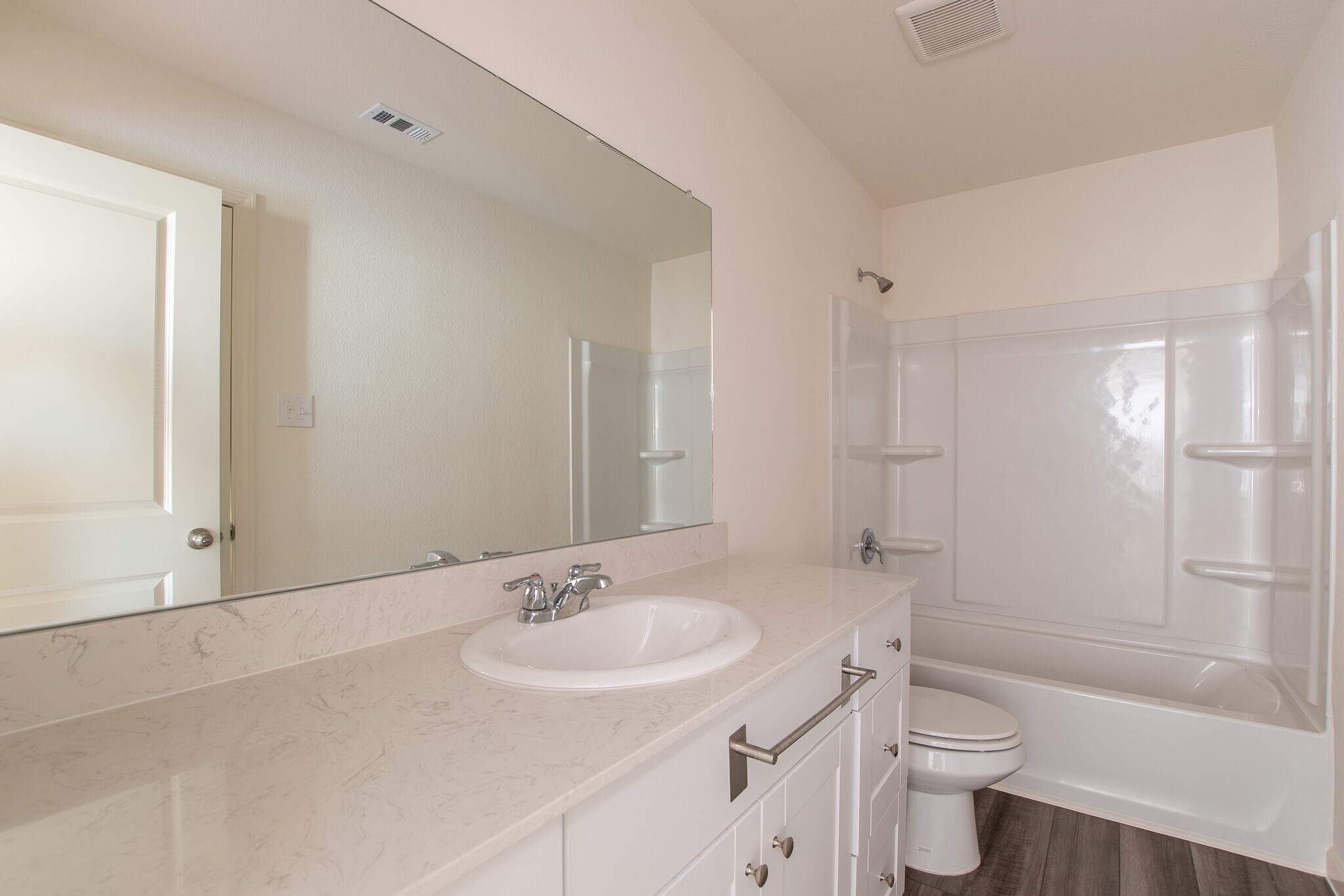 Building Photo - 14141 Emeric St