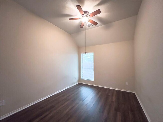 Building Photo - 107 Arrowhead Trail