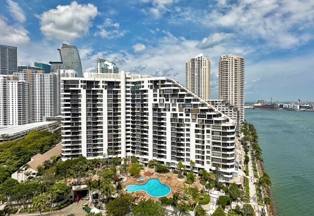 Building Photo - 520 Brickell Key Dr