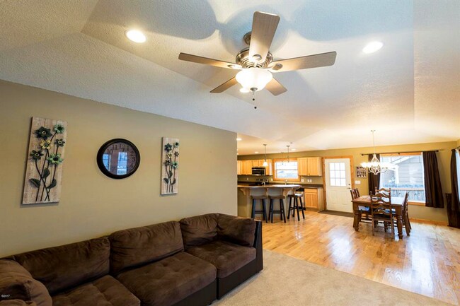 Building Photo - Lovely West Kalispell Home
