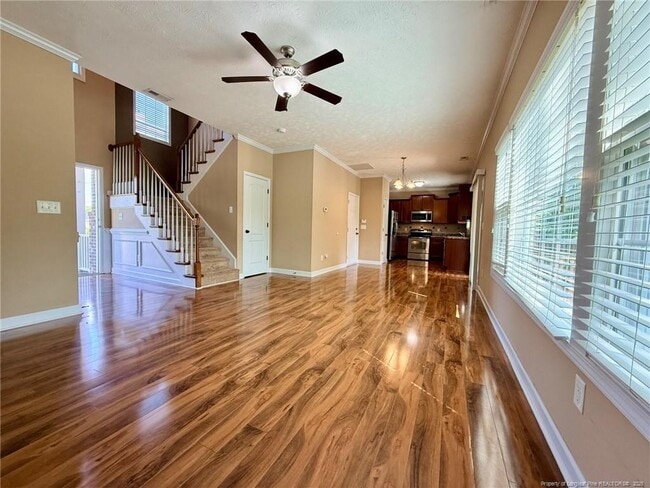 Building Photo - 422 Jamestown Ave