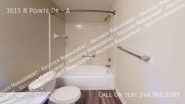 Building Photo - 3015 N Pointe Dr