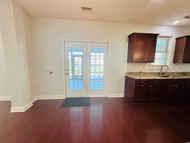Building Photo - 634 Plantation Oaks Dr