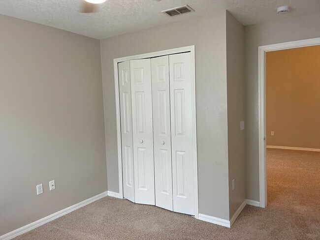 Building Photo - 509 Hillcrest Dr