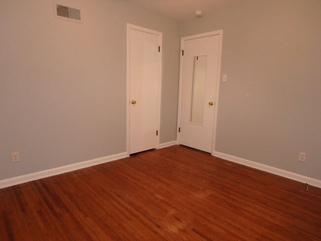 Building Photo - Adorable 3 Bedroom Home!