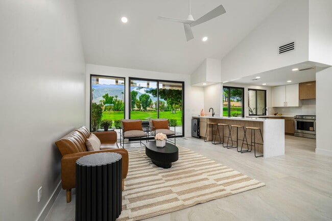 Building Photo - 179 Gran Via