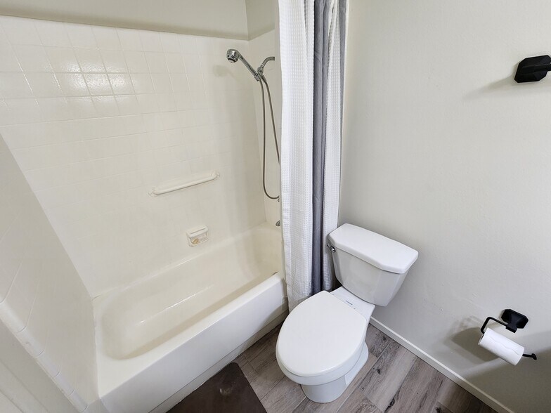 Building Photo - 4030 Mount Acadia Blvd