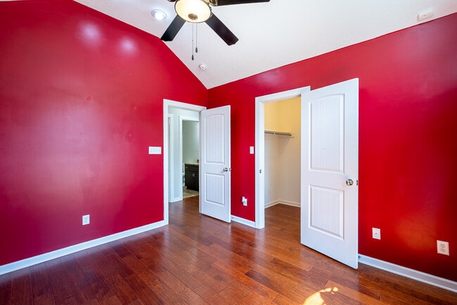 Building Photo - 474 Sebastian Dr