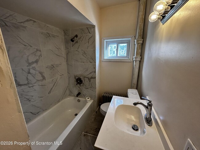 Building Photo - 23 Richmond St