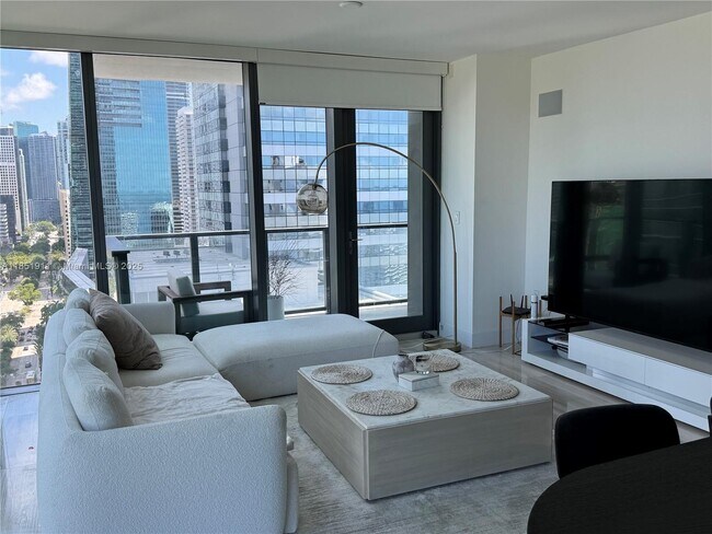 Building Photo - 1451 Brickell Ave