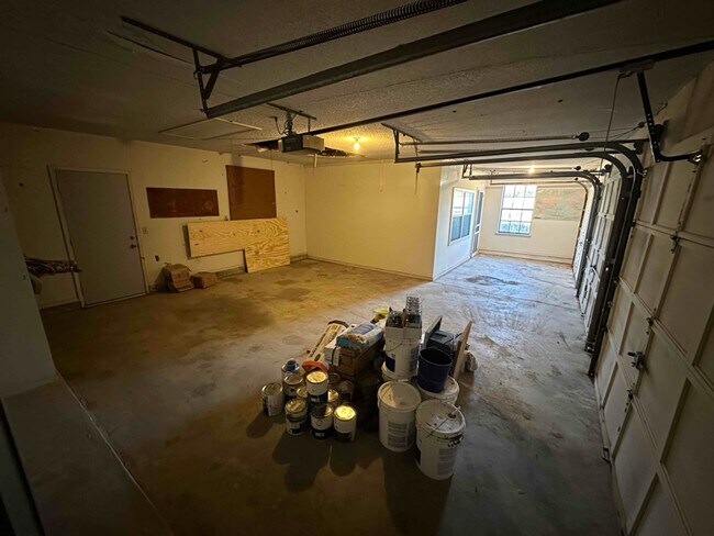 Building Photo - 9224 W 1st St