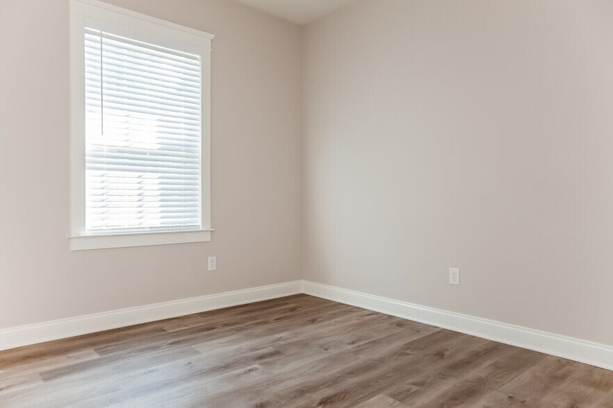 Building Photo - 7314 Darblay St