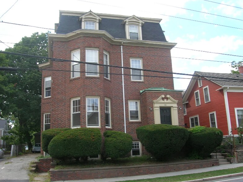 Primary Photo - 226 Gano St