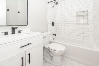 Building Photo - 118 Camelot Ct