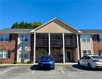 Building Photo - AVAILABLE NOW – Stylish 2-Bedroom Condo in Archdale, NC
