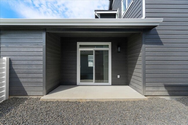 Building Photo - Newly Constructed Home with Spacious Layout