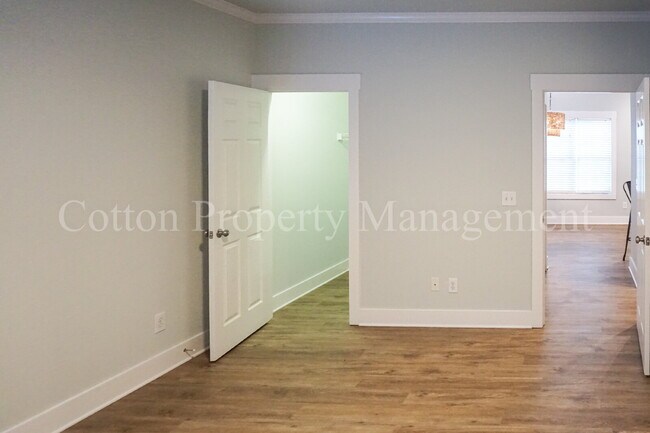 Building Photo - 2310 Wrightsville Ave