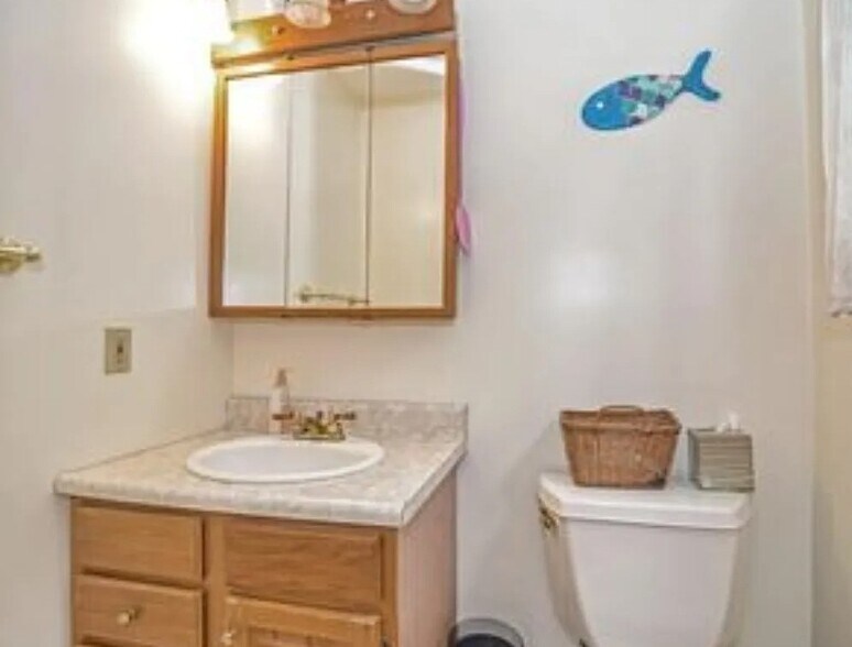 Building Photo - 393 Kelley Blvd