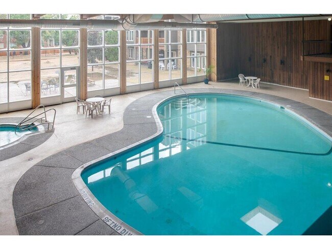 Building Photo - 450 Ford Rd