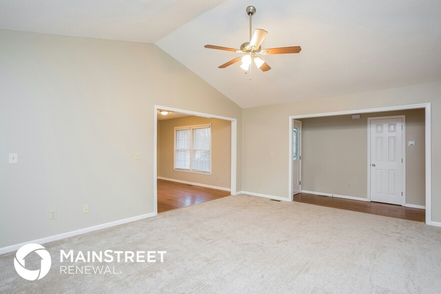 Building Photo - 5701 Chinaberry Pl