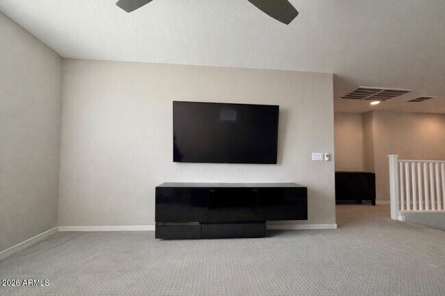 Building Photo - 2254 E University Dr