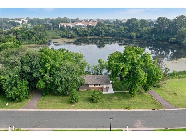 Building Photo - 1435 Englert Rd