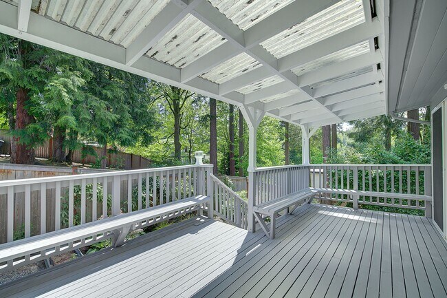 Building Photo - 5Bd/2.25Ba Kirkland Home