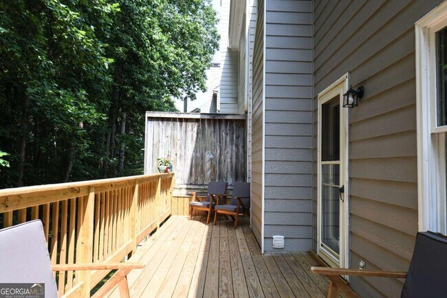 Building Photo - 304 Bridle Path