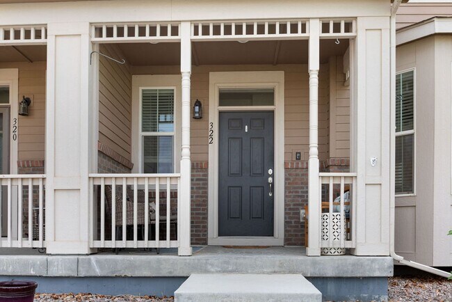 Building Photo - Beautiful 2 bedroom, 2.5 bath townhome in Mosaic