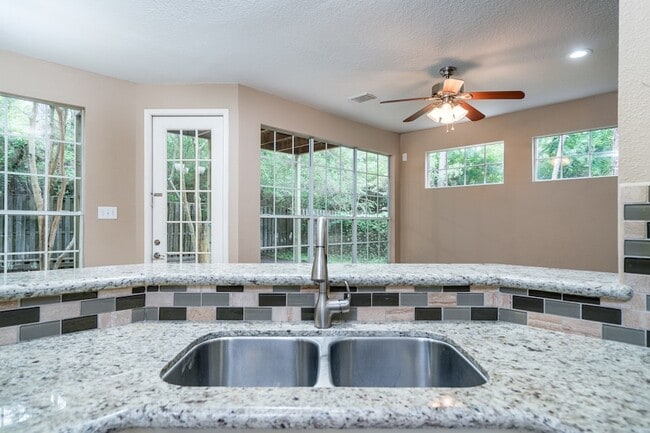 Building Photo - 66 Lakeridge Ct