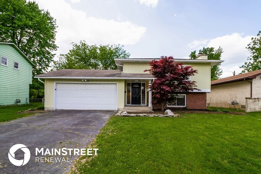 Building Photo - 1848 Tamarack Cir N