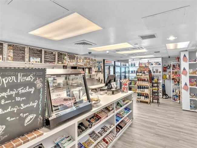 Building Photo - 650 West Ave