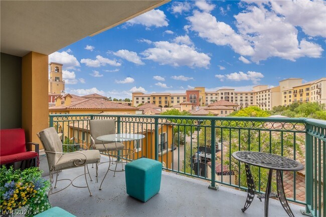 Building Photo - 30 Strada Di Villaggio