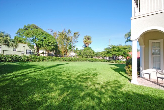 Building Photo - 516  Flamingo Drive