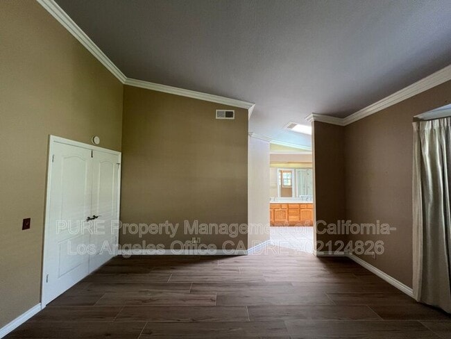 Building Photo - 2300 Maple Ave