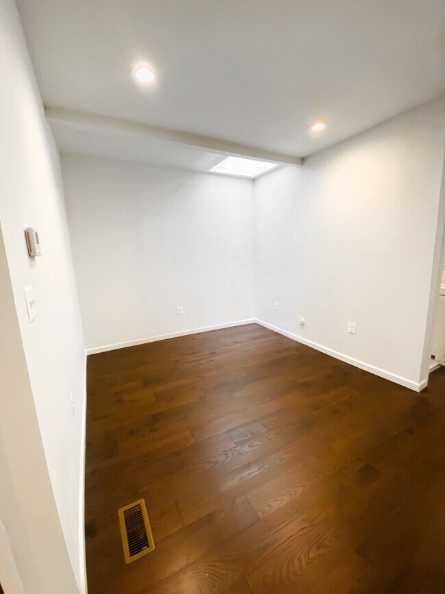 Spacious Living Space - 1721 Minnesota Ave SE