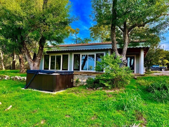 Building Photo - 17313 W Beach Rd