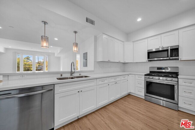 Building Photo - 4114 Vantage Ave