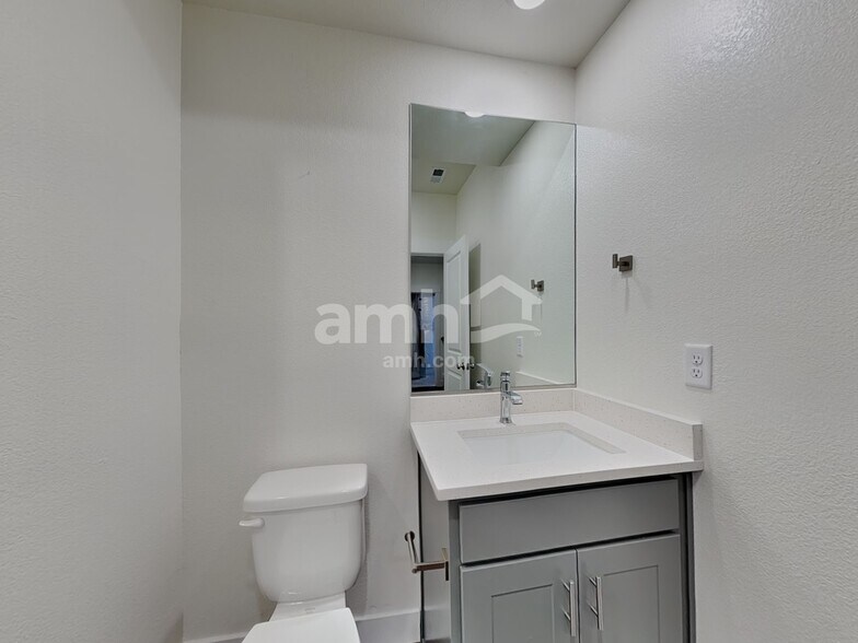 Building Photo - 7688 Mardale Ln