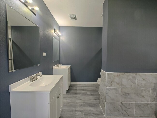 Building Photo - 2252 Shadowdale Dr