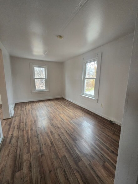 Building Photo - 1007 Burtner Rd