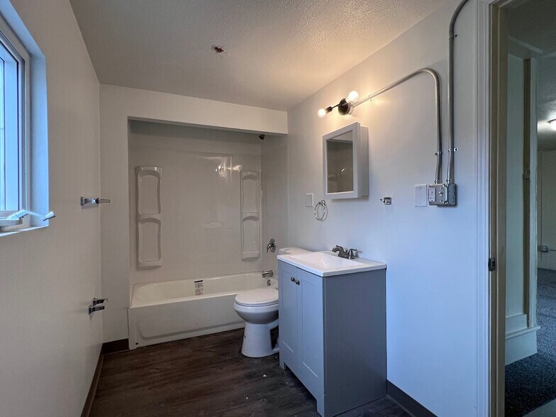 Building Photo - 542 Ohio Ave